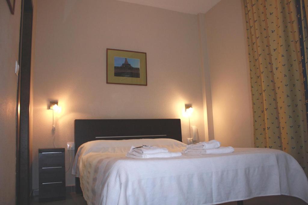 Hostal Carlos I La Linea de la Concepcion Quarto foto